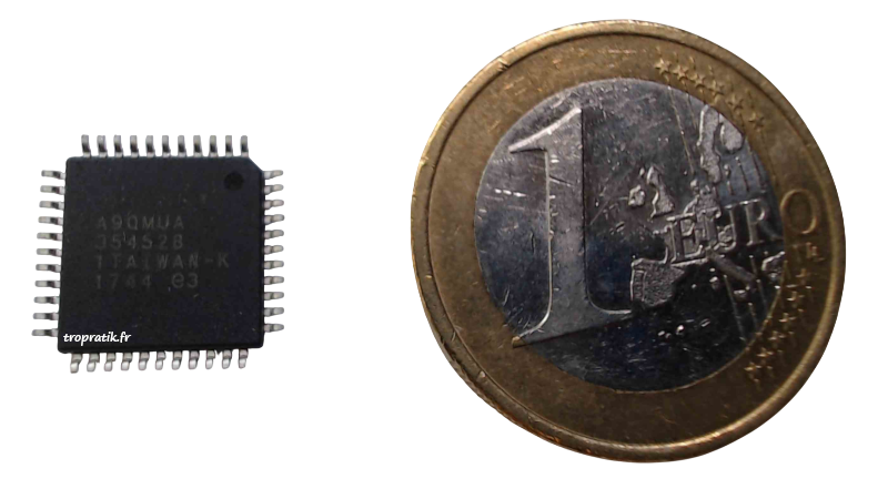 Microcontrôleur Atmega 1284P-AU vu de dos